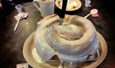 Diners' Secret: White Wolf Boasts Best Cinnamon Rolls in O-Town