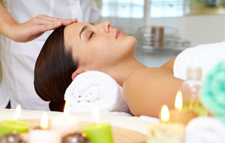 Say Goodbye to Stress with Destress Unwind Therapy