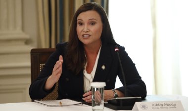 Court Denies Florida’s Request for Suspension of Health Worker Vaccination Requirement