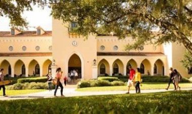 Mute Rollins Valedictorian Inspires with Graduation Speech